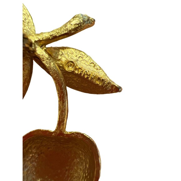 Vintage Signed Sarah Cov Coventry Cherries Gold Tone Brooch Pin - Picture 3 of 3